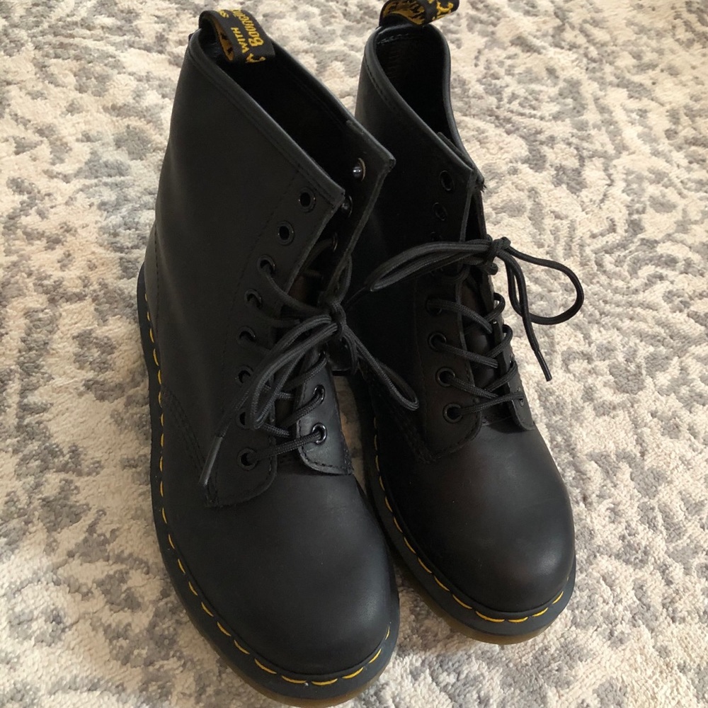 Dr. Martens 1460 women’s size 7